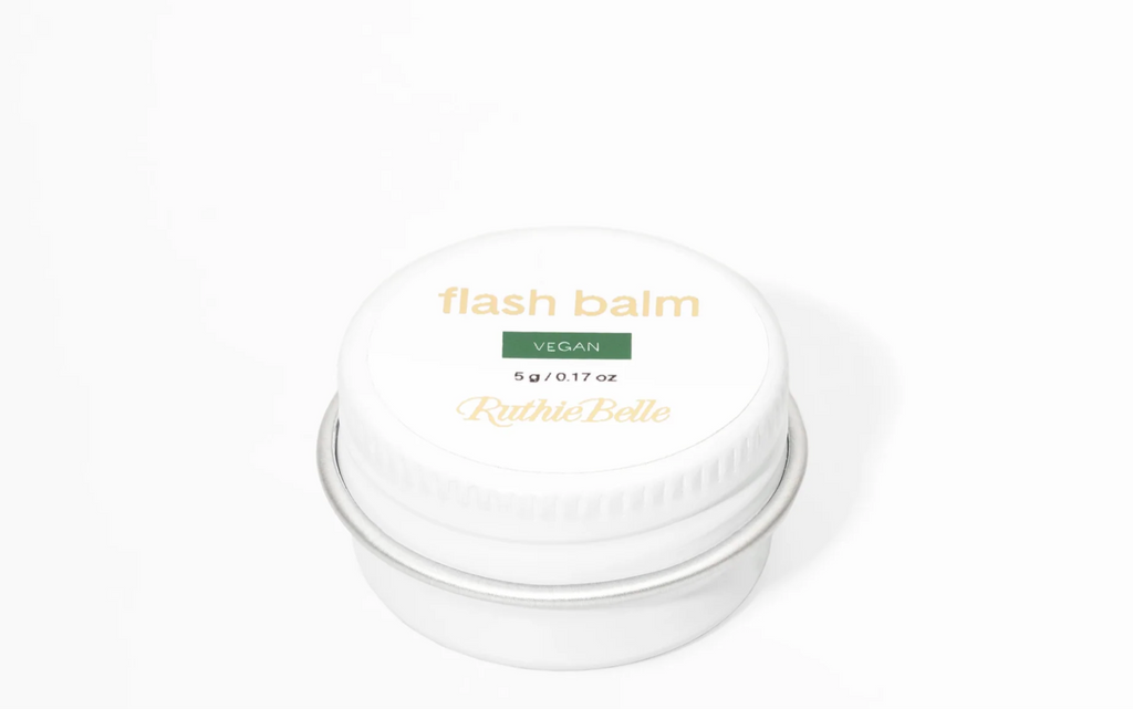 Flash Balm is a revolutionary upgrade to traditional lash lift glue. With Flash Balm,&nbsp;separating lashes is 3 - 4 times faster.&nbsp;This formula boasts a unique balm consistency, allowing&nbsp;easy lash adjustment on silicone shields&nbsp;throughout the treatment. The strawberry-scented Flash Balm prevents even the thickest lashes from popping off the silicone shield.

When Balm Glues usually prolong lash lift treatments, our Flash Balm does not. Believe me. We've tested it ;)

Say goodbye to time-cons